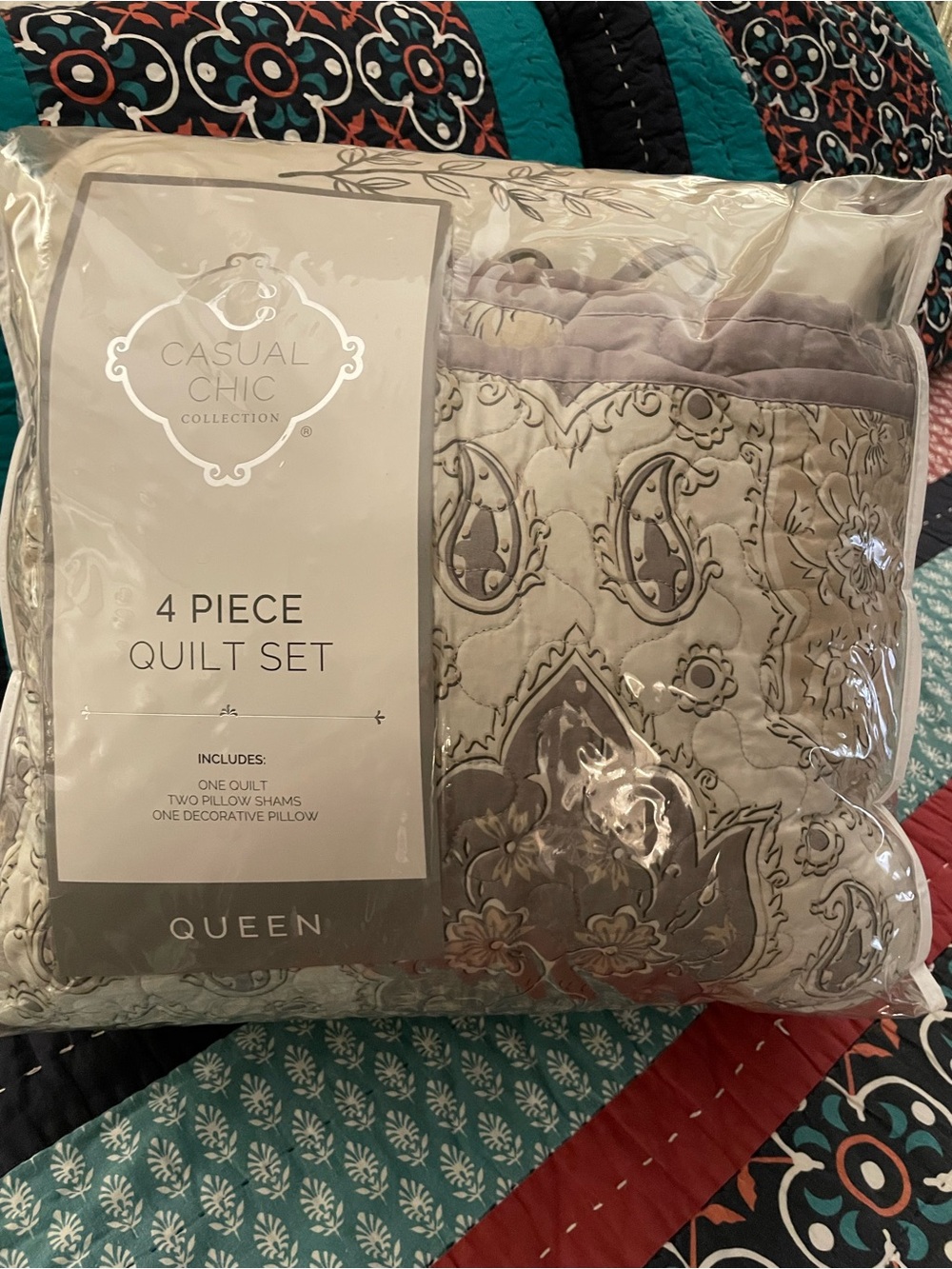 Casual Chic Queen 4-Piece Quilt Set in Taupe and Gray
